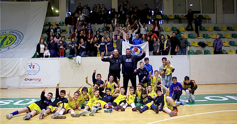 Uniminicup 2019 Şampiyonu Best Basketbol U11 Takımı